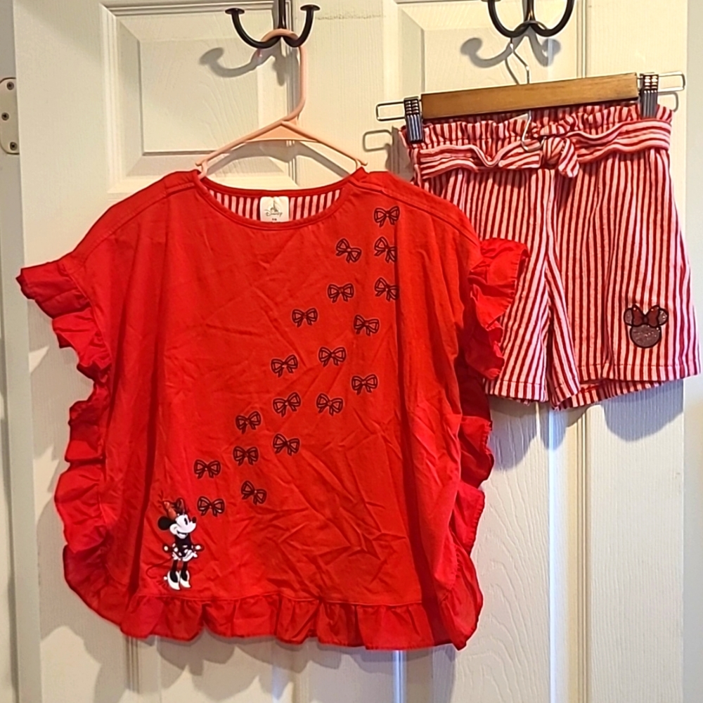 Minnie Mouse Outfit perfect for the summer